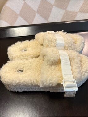 UGG Kids Cream Fluff Slide Sandals with Shearling Strap